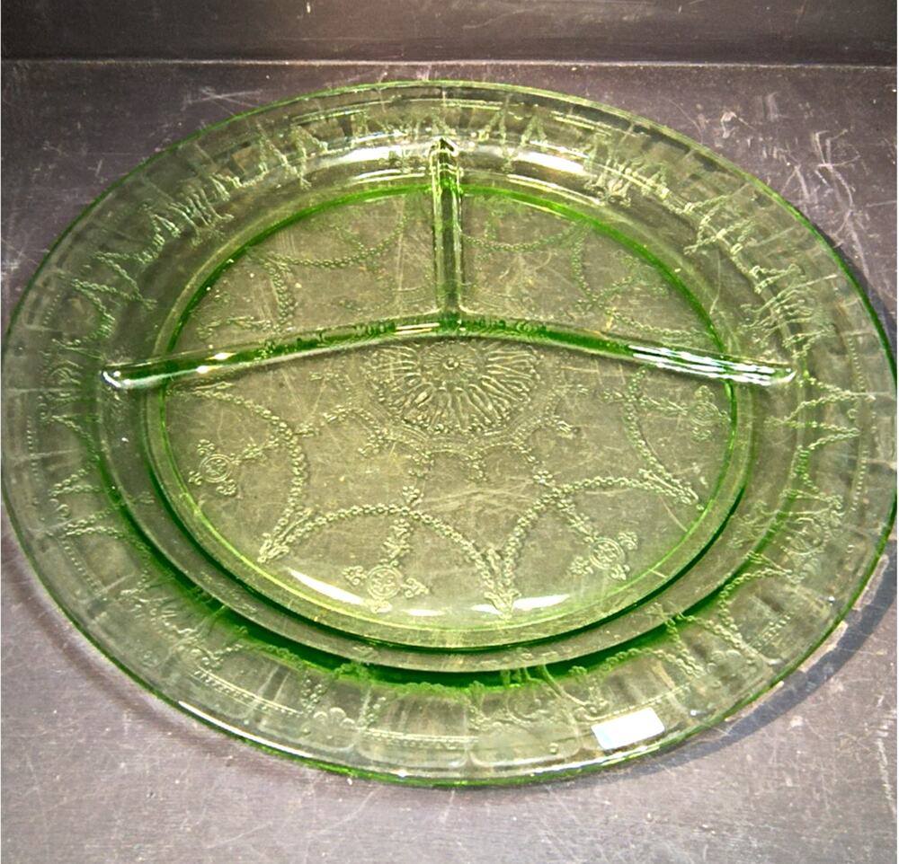 707. Anchor Hocking Cameo Ballerina Divided Relish Plate UV Reactive